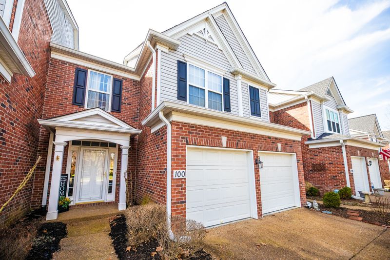 231 Green Harbor Rd #100, Old Hickory, TN 37138