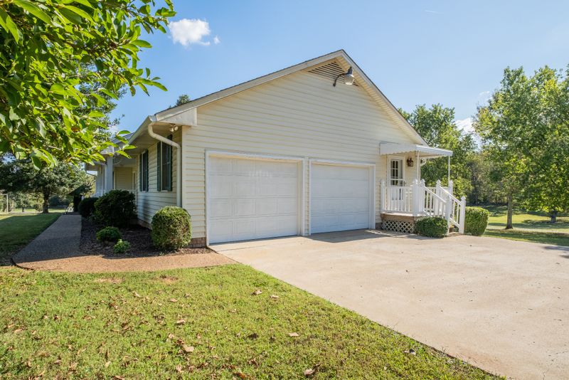 1110 Roundtree Dr, Gallatin, TN 37066