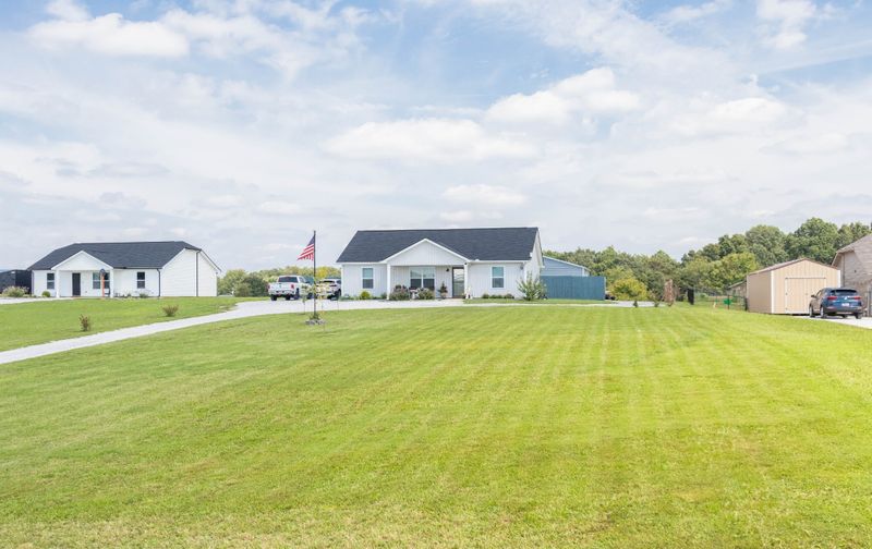 3052 Maple Grove Rd, Dickson, TN 37055