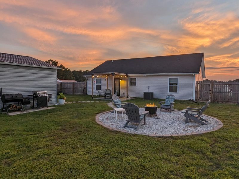 3052 Maple Grove Rd, Dickson, TN 37055