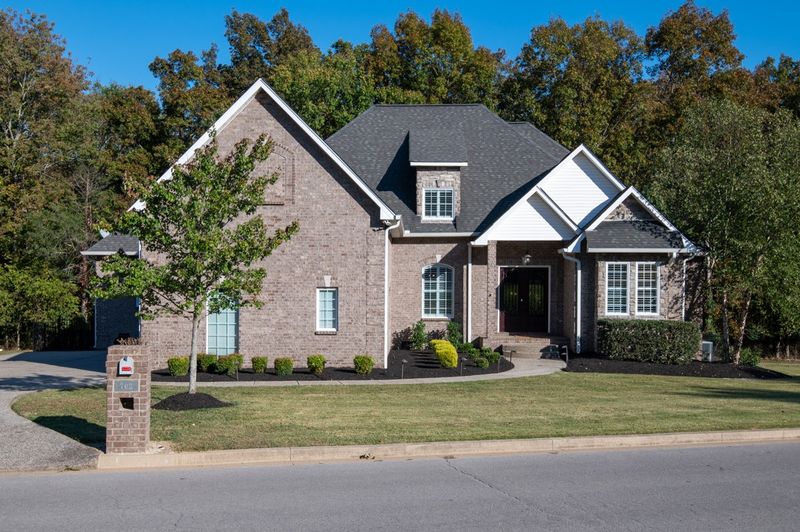 702 Ridgecrest Ln, Lebanon, TN 37087