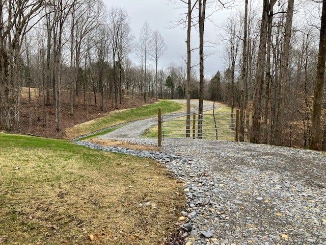 2 Barnhill Rd, Primm Springs, TN 38476