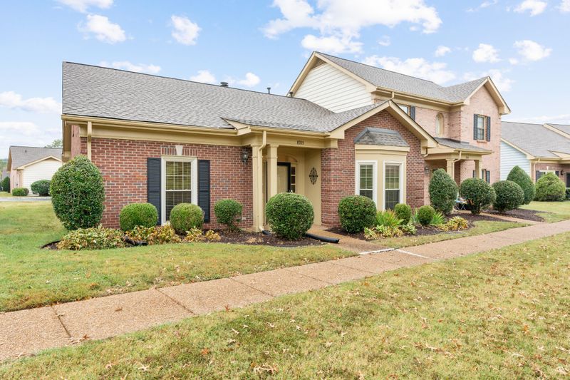 8925 Sawyer Brown Rd, Nashville, TN 37221