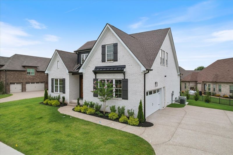 140 Thornwood Pl, Hendersonville, TN 37075
