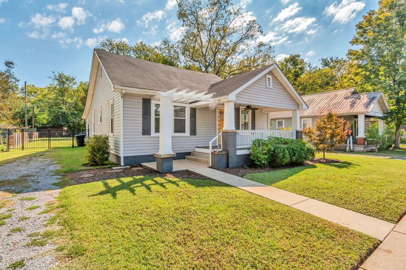 810 N Church St, Murfreesboro, TN 37130