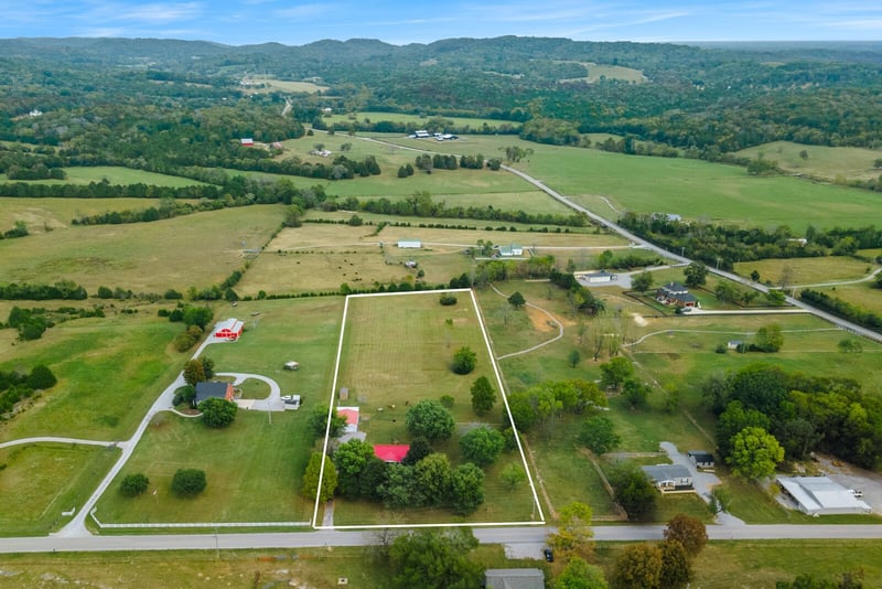 6992 Glenn Rd, College Grove, TN 37046