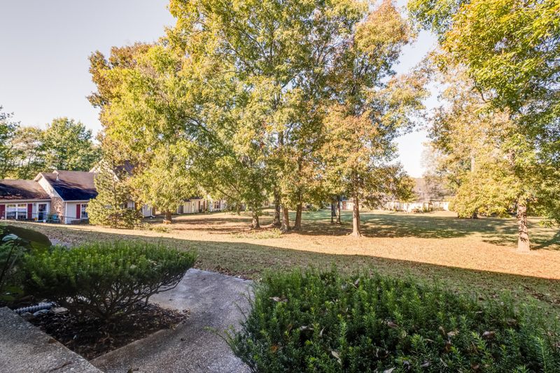 166 Lake Chateau Dr #J3, Hermitage, TN 37076