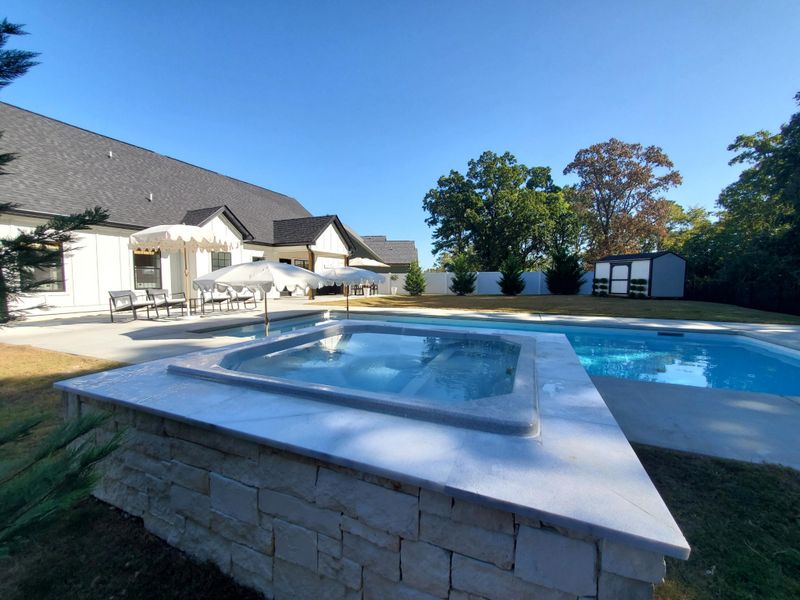 324 Tuscany Village Dr, Ringgold, GA 30736
