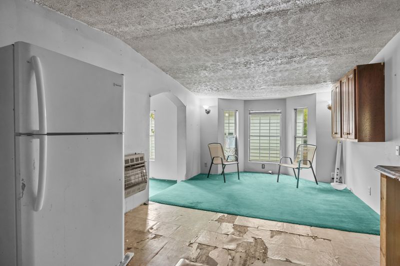 1717 Maple Valley Rd, Charlotte, TN 37036