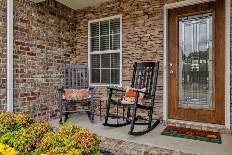 2079 Downstream Dr, Ashland City, TN 37015