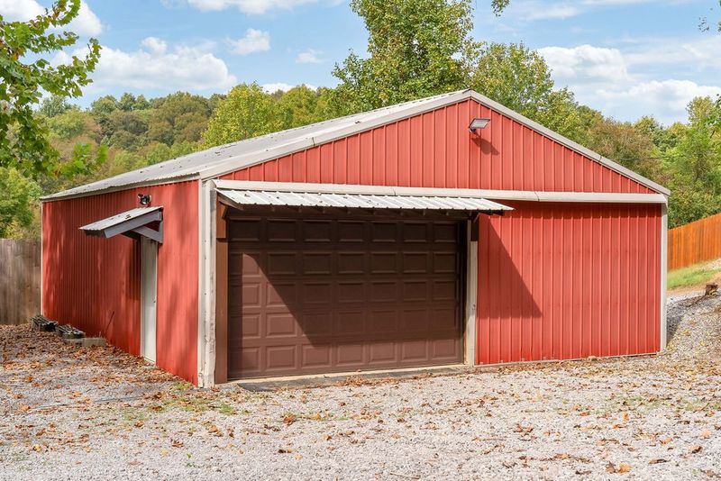 1261 Mud Hollow Rd, Hendersonville, TN 37075