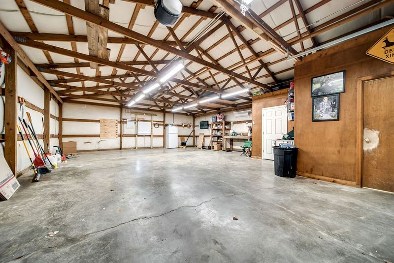 1261 Mud Hollow Rd, Hendersonville, TN 37075