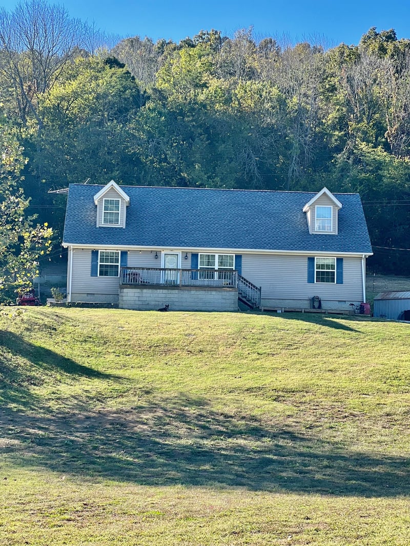 209 Bowmans Branch Ln, Pleasant Shade, TN 37145