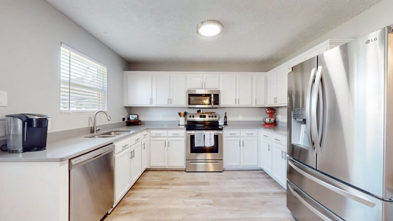 5802 Roxbury Dr, Murfreesboro, TN 37128