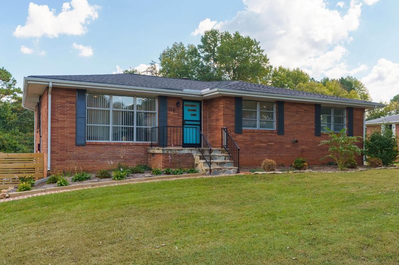 218 S Mission Ridge Dr, Rossville, GA 30741