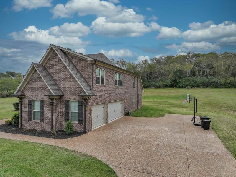 1431 Center Point Rd, Hendersonville, TN 37075