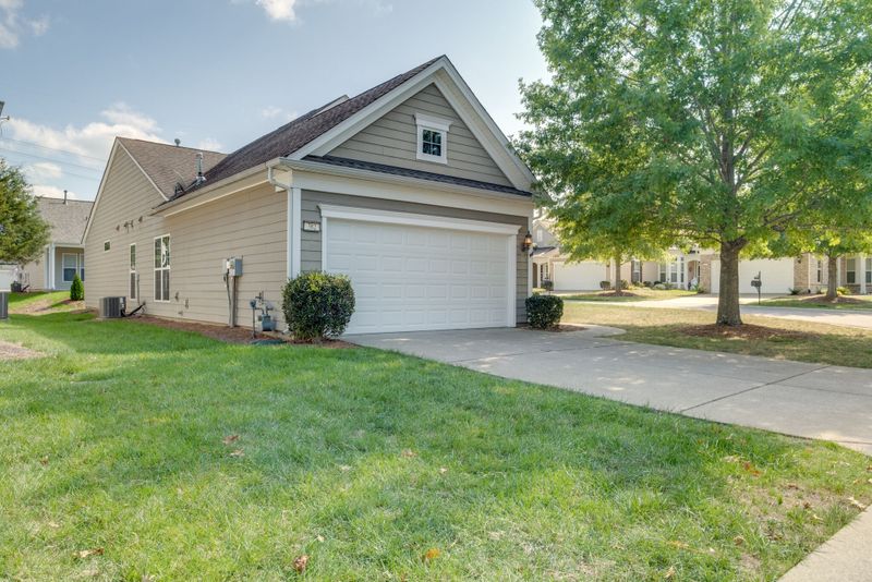 382 Blockade Ln, Mount Juliet, TN 37122