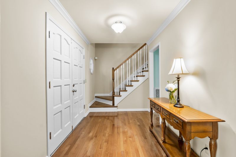 7825 Steeplechase Ln, Nashville, TN 37221