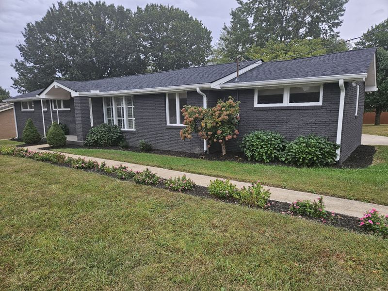 126 Dorris Dr, Hendersonville, TN 37075