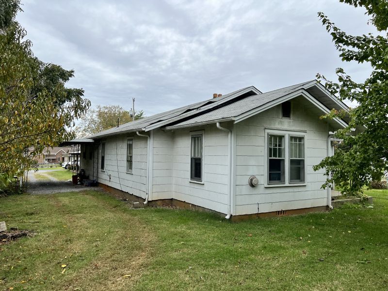 104 Robertson St, Cedar Hill, TN 37032