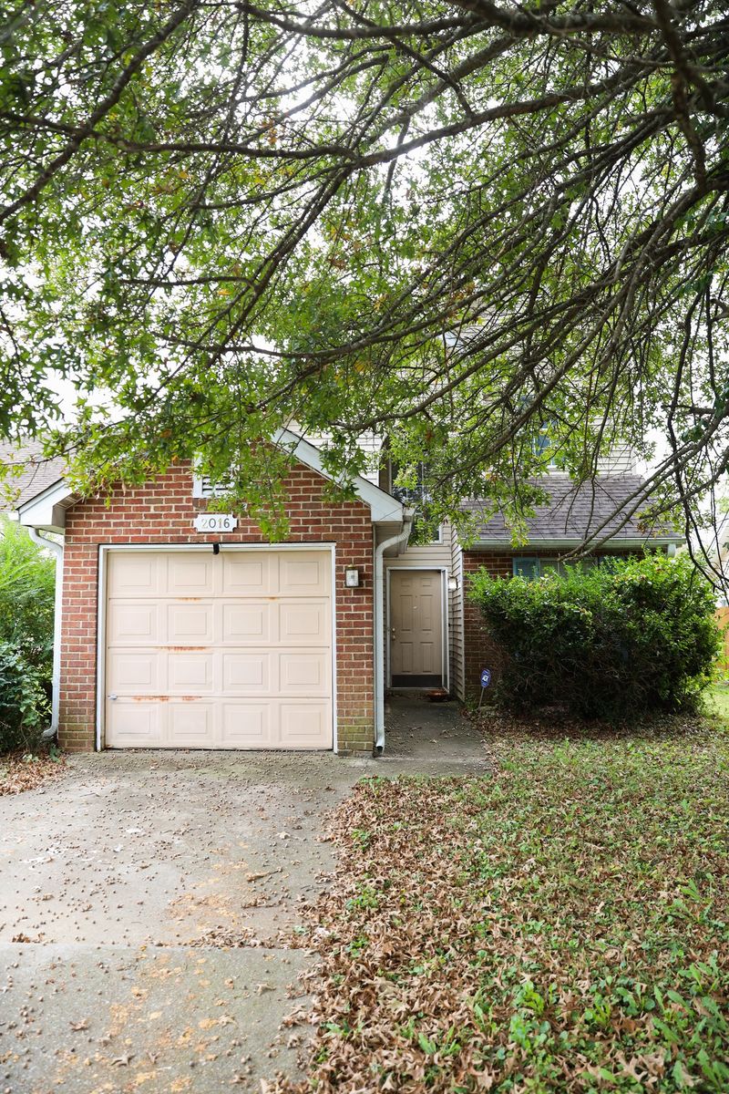 2016 Mansker Dr, Goodlettsville, TN 37072
