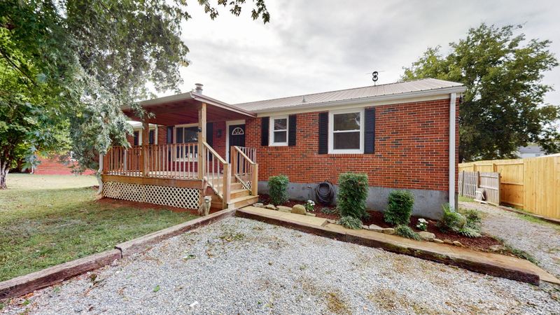 207 Evergreen Dr, Columbia, TN 38401