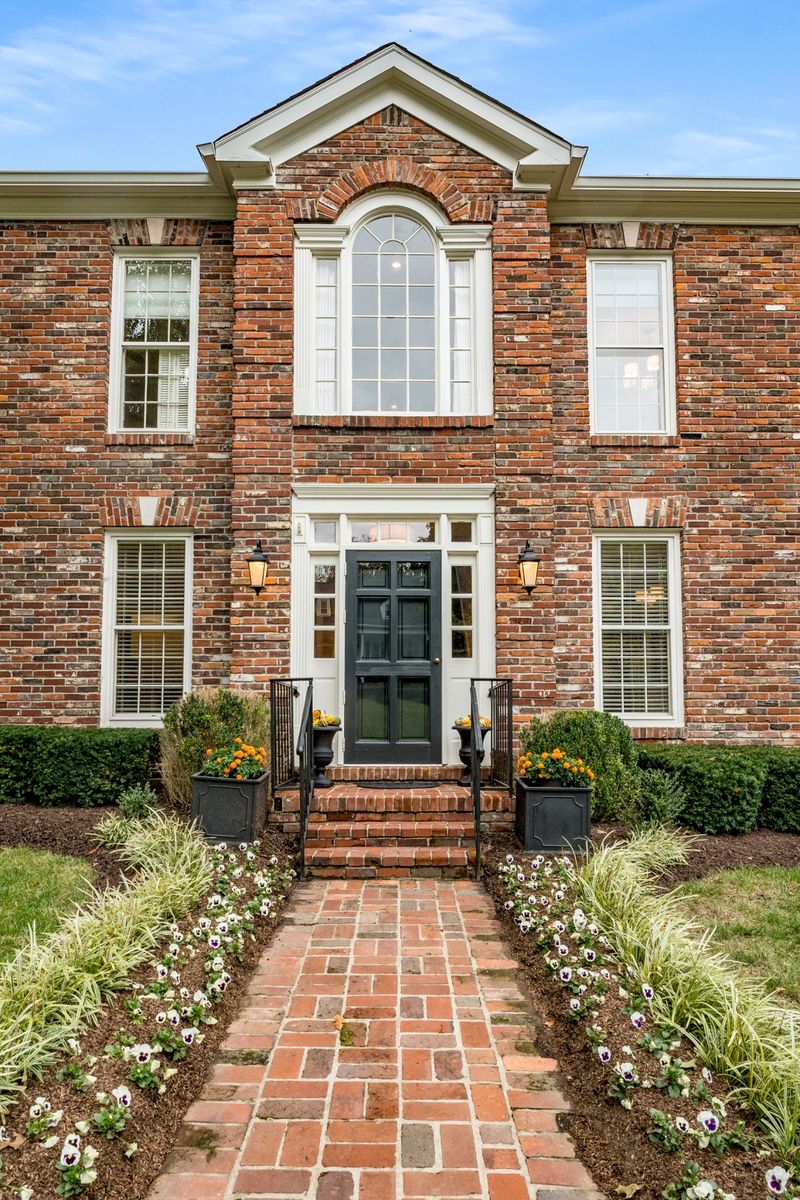 107 Wentworth Ave, Nashville, TN 37215