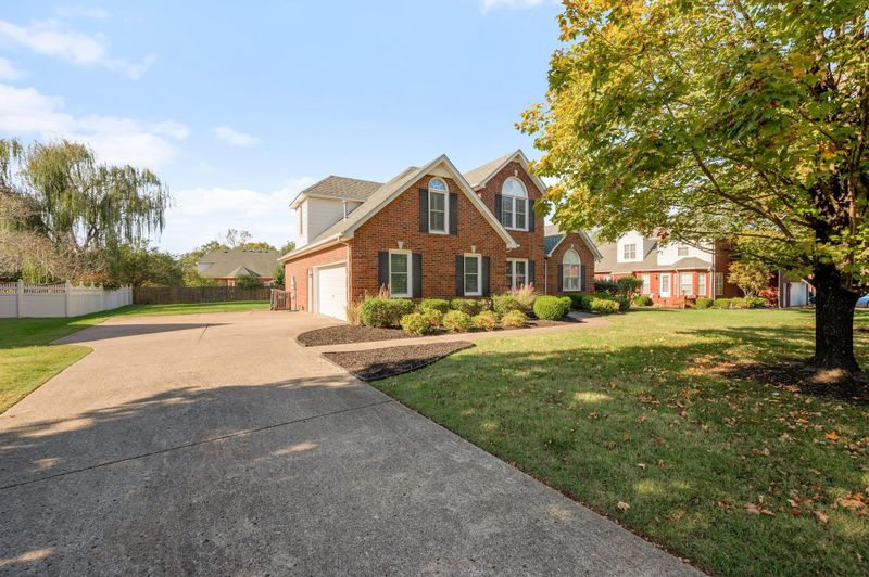 2013 Look Rock Ct, Murfreesboro, TN 37130