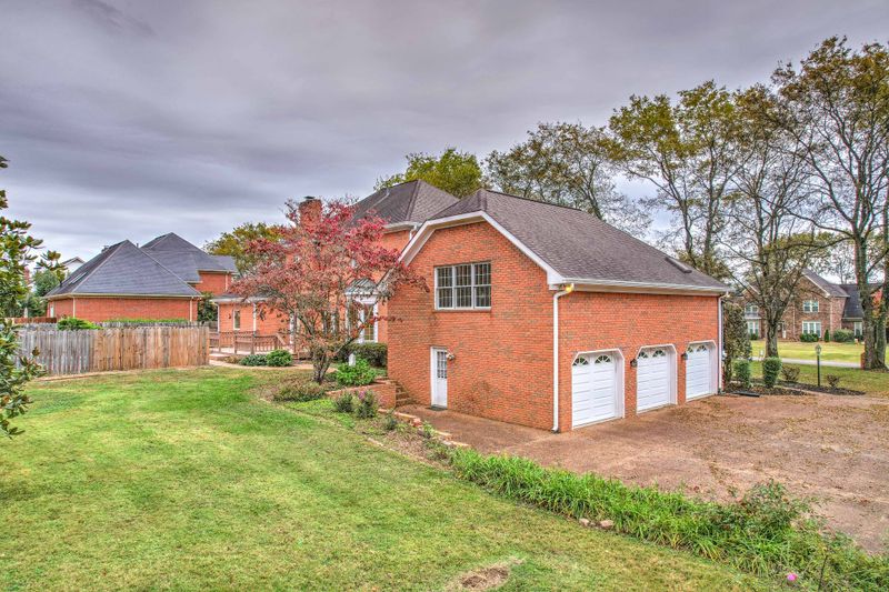 205 Buchanan Cir, Hendersonville, TN 37075
