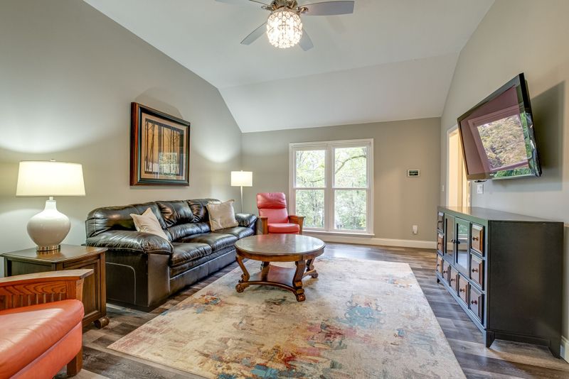 620 Rebel Rd, Old Hickory, TN 37138