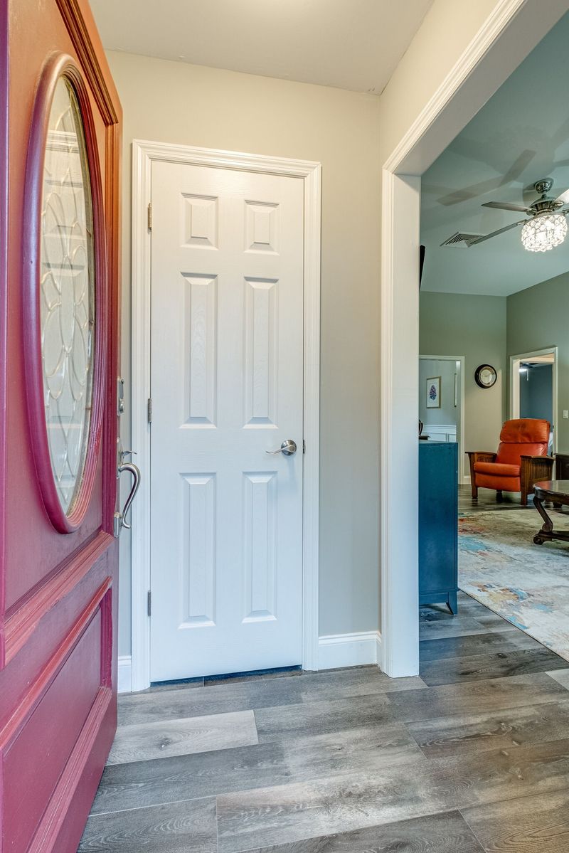 620 Rebel Rd, Old Hickory, TN 37138
