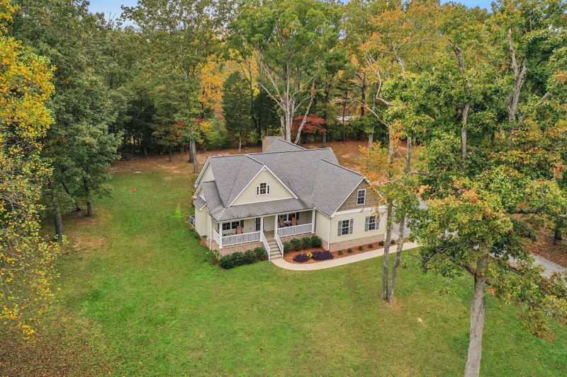 529 Aubrey Ln, Burns, TN 37029