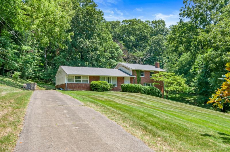 6104 Chickering Ct, Nashville, TN 37215