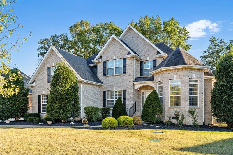 1310 Lunar Dr, Murfreesboro, TN 37129