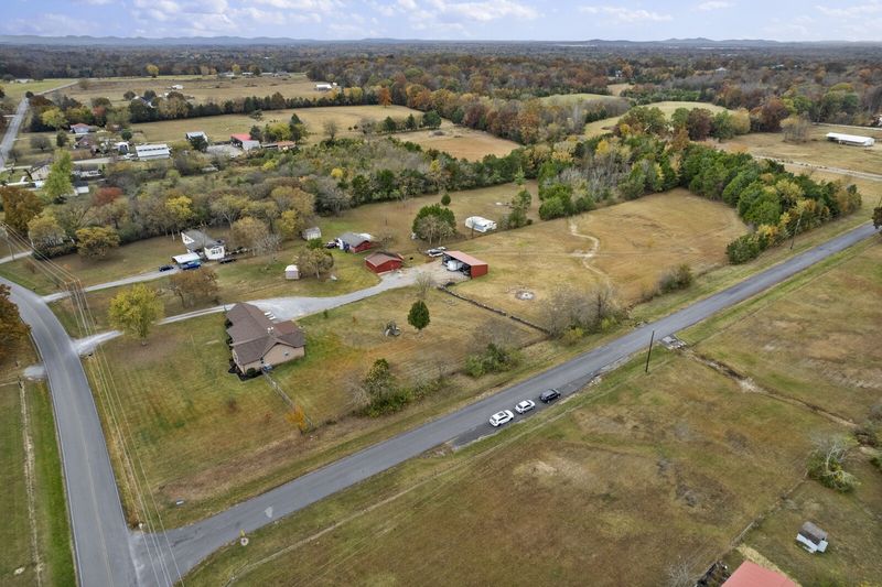 1214 Weeks Rd, Murfreesboro, TN 37127