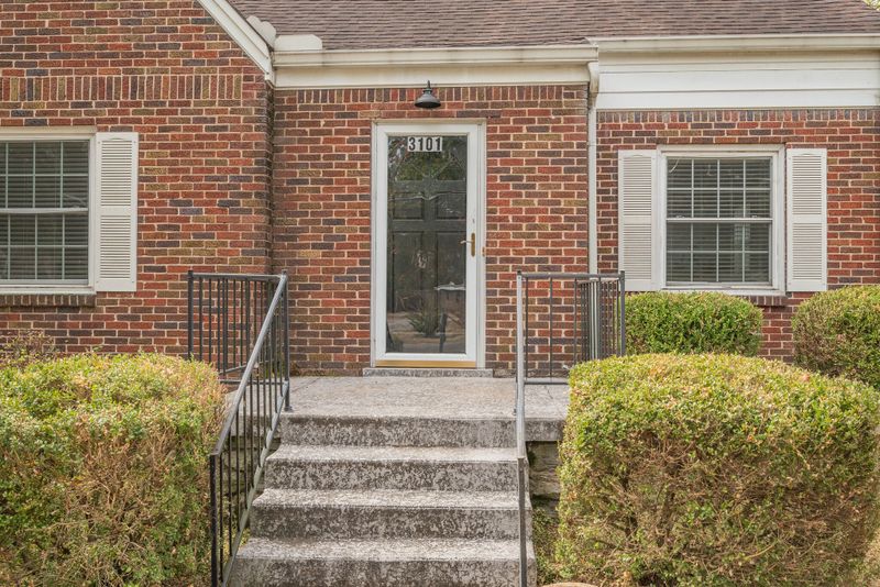 3101 River Dr, Nashville, TN 37218