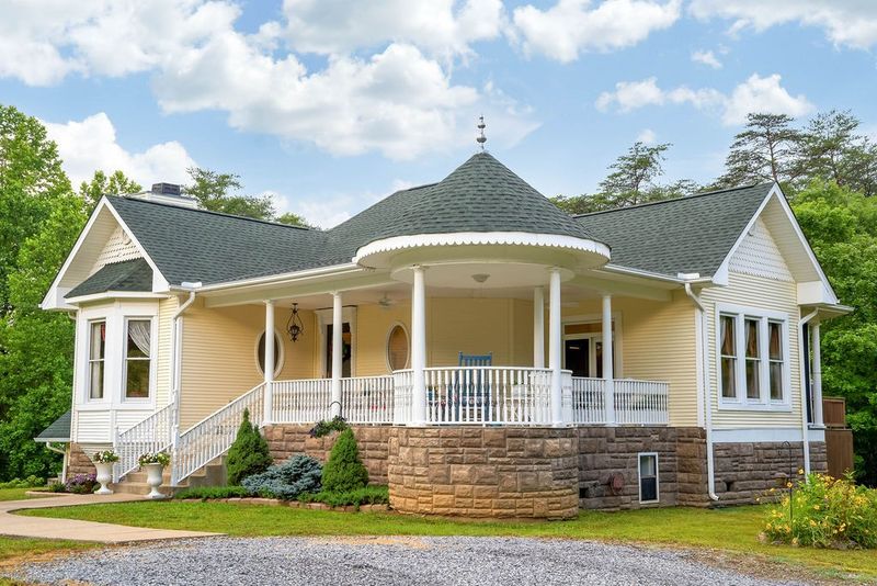 909 Williamson County Line Rd, Fairview, TN 37062