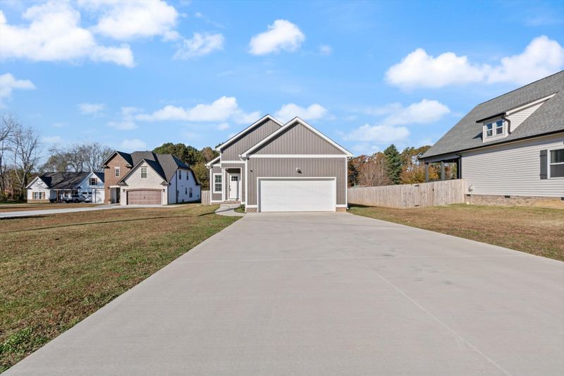 1397 Taylor Town Rd, White Bluff, TN 37187