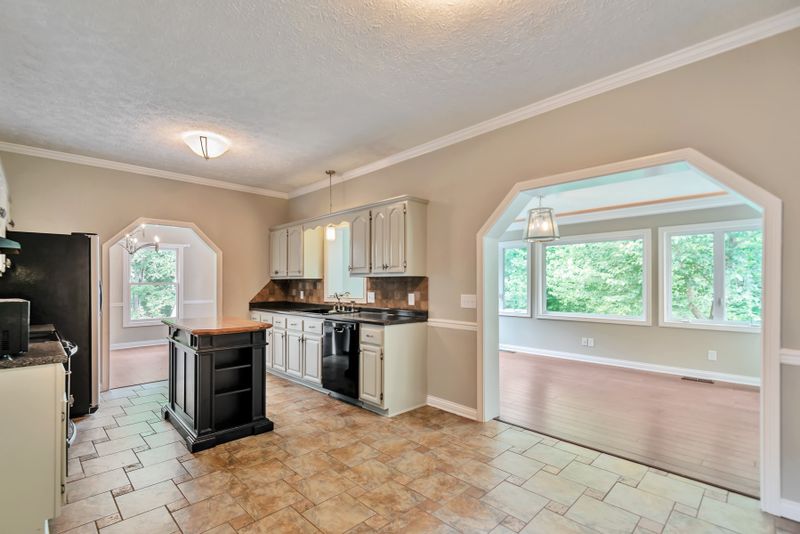 811 Oak Knoll Cir, Mount Juliet, TN 37122