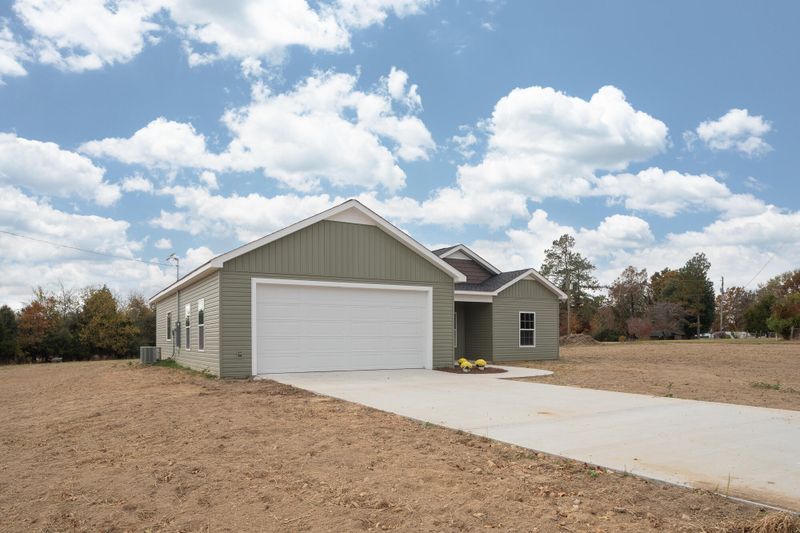 150 Frank Gass Rd, Trenton, GA 30752