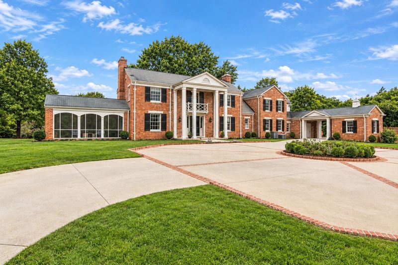 6129 Hillsboro Pike, Nashville, TN 37215