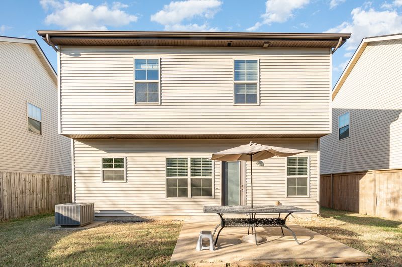 1822 Warmingfield Dr, Murfreesboro, TN 37127