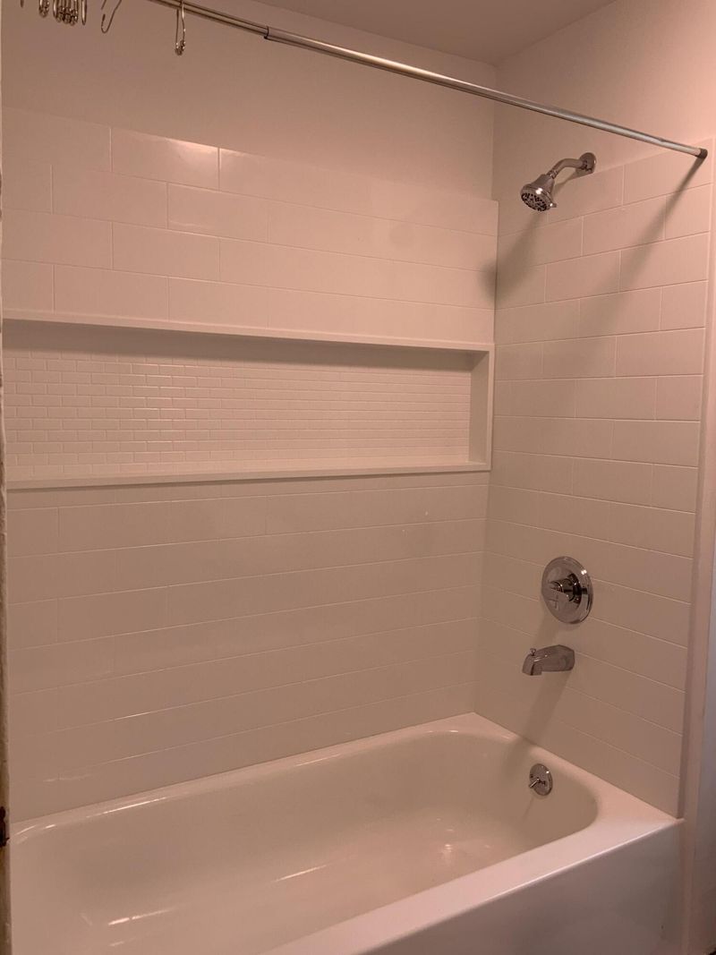 730 Lakeview Dr, Rossville, GA 30741