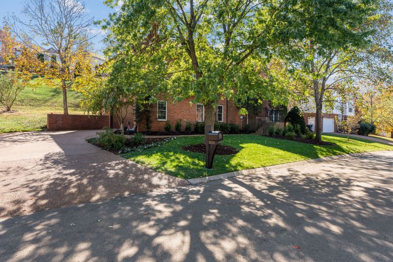 855 E Benjamin Dr, Franklin, TN 37067