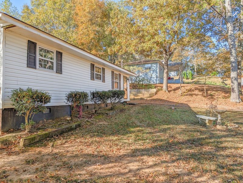 6 Valley View Dr, Cartersville, GA 30120