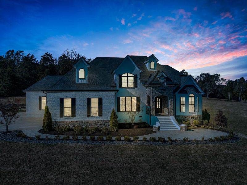 1838 Les Robinson Rd, Columbia, TN 38401