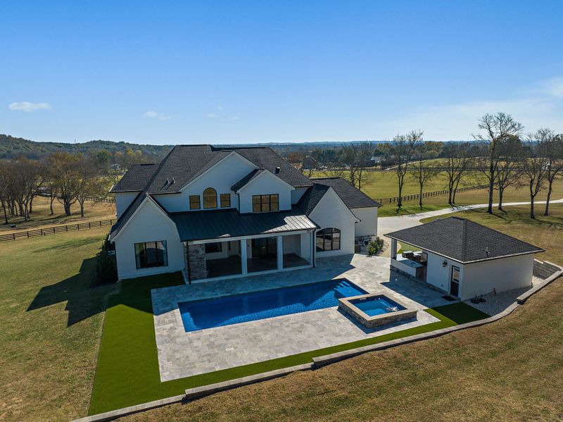 1838 Les Robinson Rd, Columbia, TN 38401