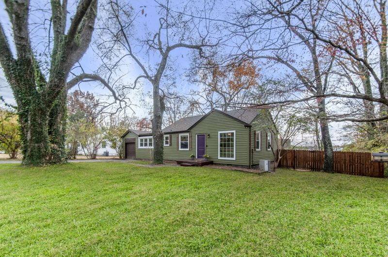 1202 Coarsey Dr, Nashville, TN 37217