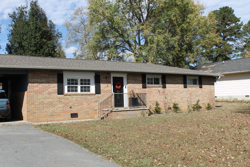 2748 Peavine Rd, Rock Spring, GA 30739