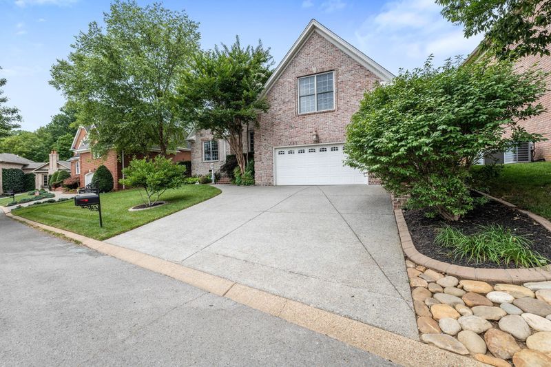 102 Liberty Cv, Hendersonville, TN 37075